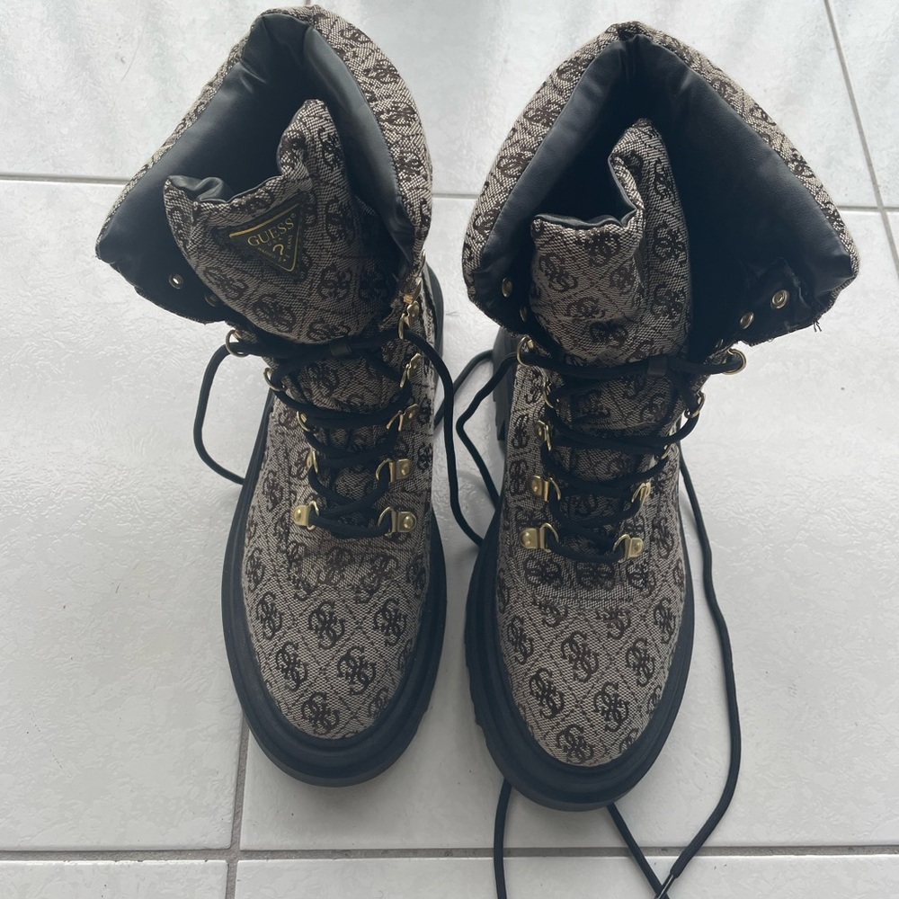 Guess brand new boots.